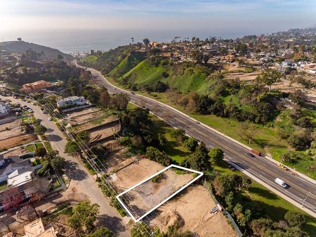 705 Radcliffe Ave photo 3